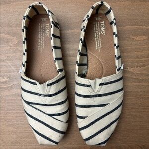 TOMS Striped Women’s Canvas Shoes - Denim and Cream. Comfortable classic slip on